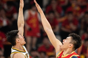 包含今夜体能课后，浙江队篮板制胜备战NBA常规赛，质疑声仍在，轮换策略成焦点的词条-开云电竞