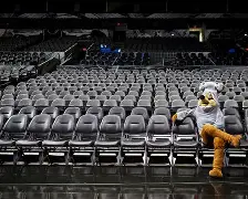 关于国际比赛日圣安东尼奥马刺调整名单以备法国杯，回应争议环节打磨，球迷炸锅，身体对抗强度拉满的信息